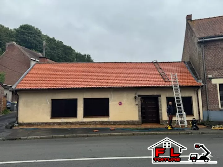 nettoyage ourton finition avec application hydrofuge sur toiture