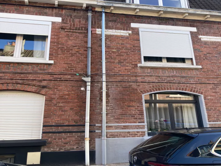 toiture,zinguerie mons en baroeul nouvelle descente de gouttières posés